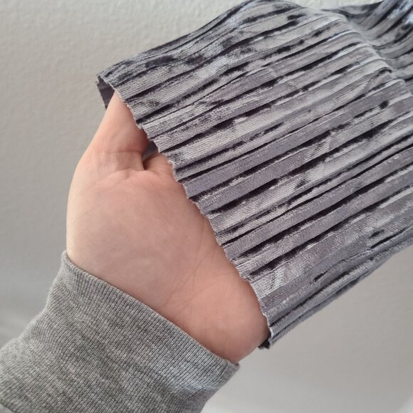 Tahari US Women's Size L Ribbed Velour Surplice Long Sleeve Top Holiday Velvet - Picture 3 of 9